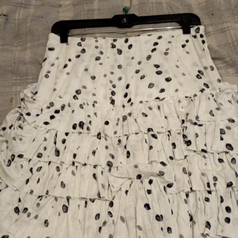Chelsea & Theodore white black polka-dot Maxi skirt L never worn.